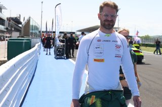 #21  Comtoyou Racing  James JAKES  Aston Martin Vantage AMR GT3 EVO
