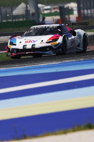 #93 - Sky Tempesta Racing - Christopher FROGGATT - Jonathan HUI - Ferrari 296 GTB
