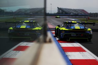 #96 - Rutronik Racing  Patric NIEDERHAUSER  Sven MULLER  Porsche 911 GT3 R (992)
