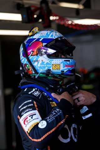 #30 - OQ By OMAN RACING - Sam DE HAAN - BMW M4 GT3 
