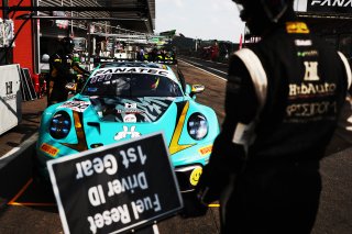 #992 - HubAuto Racing - Kevin Estre - Patrick Pilet - Laurens VANTHOOR - Porsche 911 GT3 R (992) 