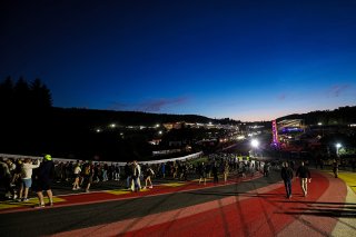 Fans night track walk