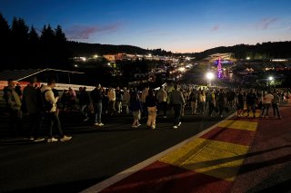 Fans night track walk