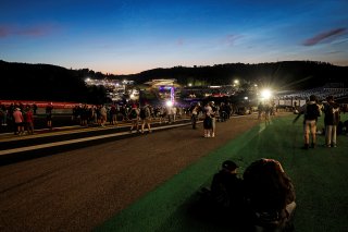 Fans night track walk