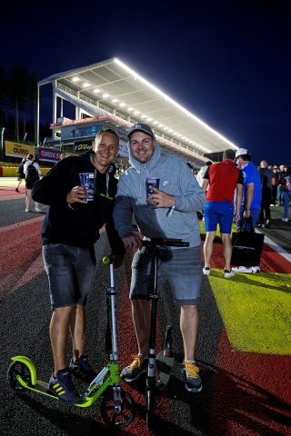 Fans night track walk