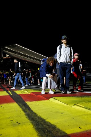 Fans night track walk