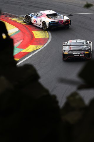 #93 - Sky Tempesta Racing - Christopher FROGGATT - Jonathan HUI - Eddie CHEEVER - Lilou WADOUX - Ferrari 296 GT3 