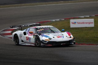 #93 - Sky Tempesta Racing - Christopher FROGGATT - Jonathan HUI - Eddie CHEEVER - Ferrari 296 GT3 