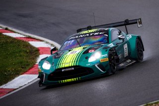 #21 - Comtoyou Racing - Charles CLARK - Sam DEJONGHE - Matisse LISMONT - Aston Martin Vantage AMR GT3 EVO 