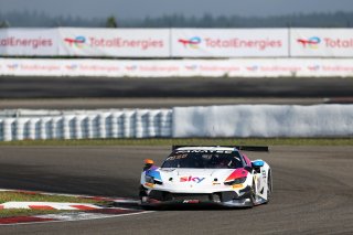 #93 - Sky Tempesta Racing - Christopher FROGGATT - Jonathan HUI - Eddie CHEEVER - Ferrari 296 GT3 