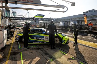 #96 - Rutronik Racing - Patric NIEDERHAUSER - Sven MÜLLER - Julien ANDLAUER - Porsche 911 GT3 R (992) 