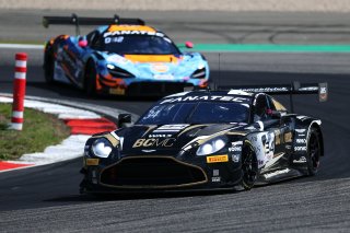 #34 - Walkenhorst Motorsport - David PITTARD - Henrique CHAVES - Ross GUNN - Aston Martin Vantage AMR GT3 EVO 