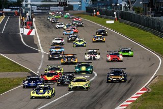 Start of the Race - #96 - Rutronik Racing - Patric NIEDERHAUSER - Sven MÜLLER - Julien ANDLAUER - Porsche 911 GT3 R (992) leads