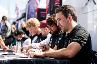 Autograph session