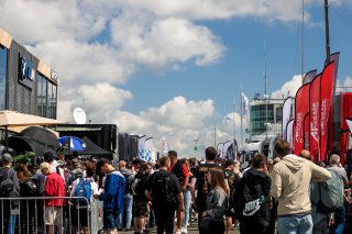 Autograph session