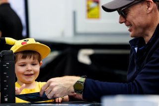 Autograph session
