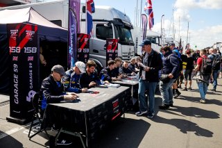 Autograph session