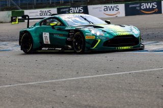 #11 - Comtoyou Racing -  Razvan Umbrarescu - James Jakes - Aston Martin Vantage AMR GT3 EVO 
