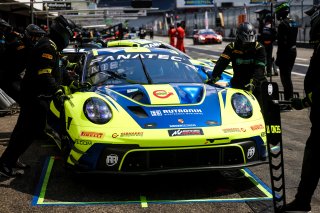 #96 - Rutronik Racing – Patric NIEDERHAUSER – Sven MULLER – Porsche 911 GT3 R (992) 