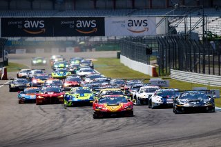 Start of Race 1 - #71 – AF Corse – Eilseo DONNO – Thomas FLEMING – Ferrari 296 GT3  leads