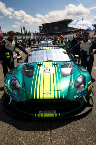 #21 – Comtoyou Racing – Matisse LISMONT – David PITTARD – Aston Martin Vantage AMR GT3 EVO 