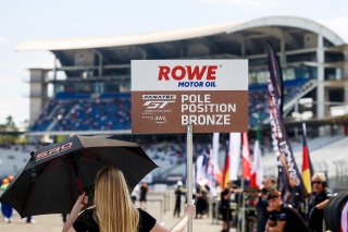 The grid for Race 2