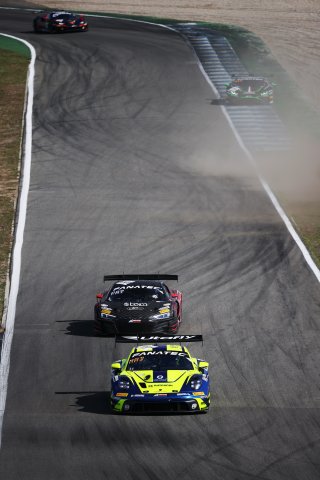 #97 - Rutronik Racing - Dustin BLATTNER - Dennis MARSCHALL - Porsche 911 GT3 R (992) 