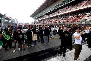 The grid for Race 1