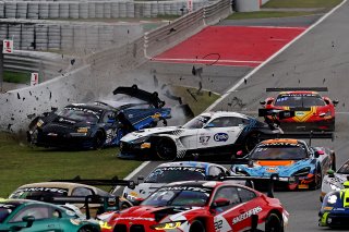 #66 - Tresor Attempto Racing - Dylan PEREIRA - Audi R8 LMS GT3 EVO II and #57 – Winward Racing – Reece BARR – Mercedes-AMG GT3 EVO crash at the start of Race 1