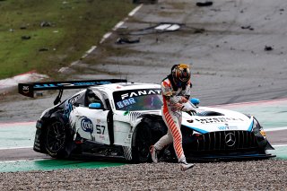#66 - Tresor Attempto Racing - Dylan PEREIRA - Audi R8 LMS GT3 EVO II and #57 – Winward Racing – Reece BARR – Mercedes-AMG GT3 EVO crash at the start of Race 1