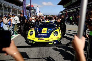 #96 - Rutronik Racing – Patric NIEDERHAUSER – Sven MULLER – Porsche 911 GT3 R (992) 
