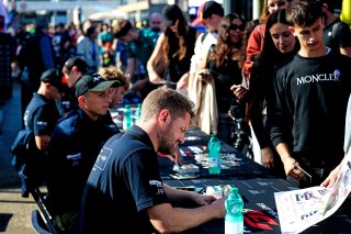 Autograph session