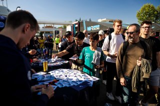 Autograph session