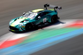 #21 – Comtoyou Racing – Matisse LISMONT – David PITTARD – Aston Martin Vantage AMR GT3 EVO 