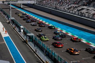 Start of the race - #9 - Boutsen VDS – Jules GOUNON – Maximillian GOTZ - Mercedes-AMG GT3 EVO leads #159 – Garage 59 – Benjamin GOETHE – Tom GAMBLE – McLaren 720S GT3 EVO 