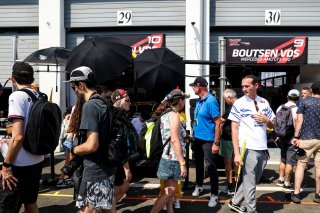 Fans pit walk and autograph session