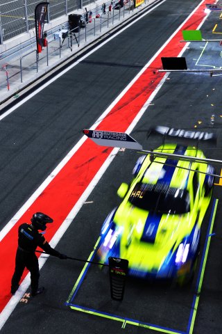#97 - Rutronik Racing - Dustin BLATTNER - Dennis MARSCHALL - Loek HARTOG - Porsche 911 GT3 R (992) 