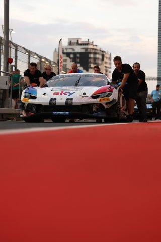 #93 - Sky Tempesta Racing - Christopher FROGGATT - Jonathan HUI - Eddie CHEEVER - Ferrari 296 GT3  