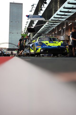 #97 - Rutronik Racing - Dustin BLATTNER - Dennis MARSCHALL - Loek HARTOG - Porsche 911 GT3 R (992) 
