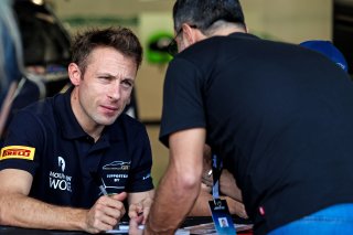 Autograph session