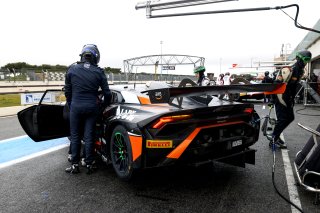 #76 - Barwell Motorsport - Lamborghini Huracan GT3 EVO2