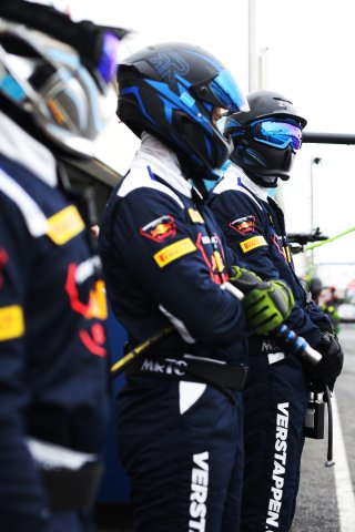 #33 - Verstappen.com Racing - Aston Martin Vantage AMR GT3 EVO