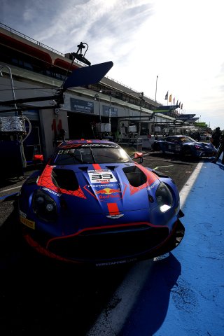 #33 - Verstappen.com Racing - Thierry VERMEULEN - Chris LULHAM - Harry KING - Aston Martin Vantage AMR GT3 EVO