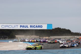 #48 - Mercedes-AMG Team MANN-FILTER - Lucas AUER - Maro ENGEL - Matteo CAIROLI - Mercedes-AMG GT3 EVO Leads Race Start