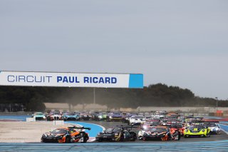 #58 - Garage 59  - Louis PRETTE - Dean MACDONALD - Adam SMALLEY - McLaren 720S GT3 EVO at the Race Start