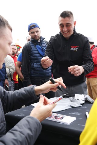 Fans at the Pitwalk