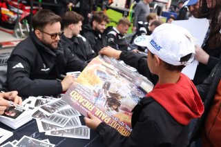 Fans at the Pitwalk