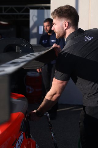 Team WRT