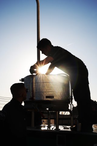 Comtoyou Racing Mechanics