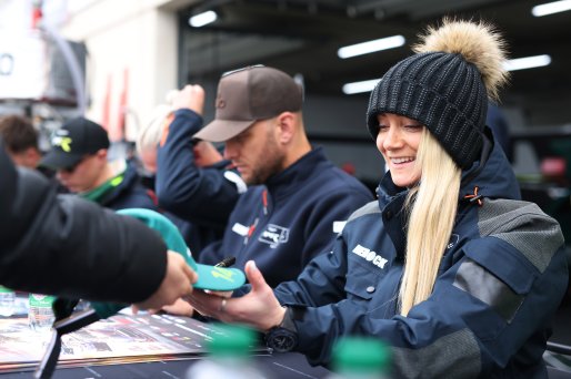 #270 - Comtoyou Racing - Jessica HAWKINS - Aston Martin Vantage AMR GT3 EVO | SRO / JEP